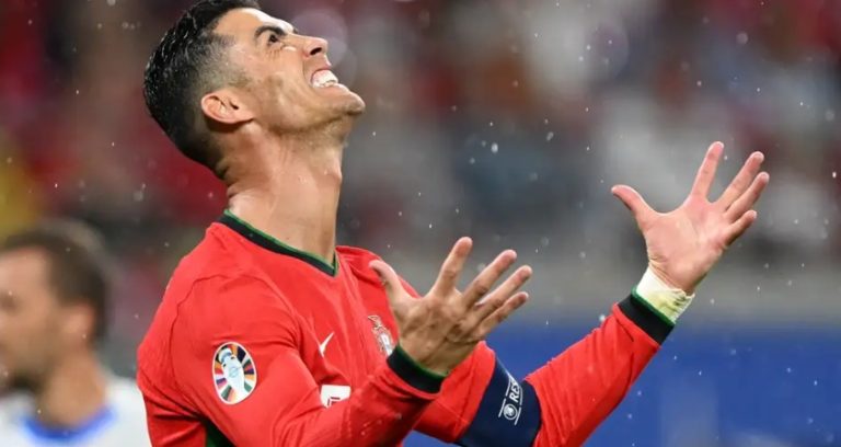„Det er den Cristiano, vi vil have!” – Man Utd-stjernen Diogo Dalot påpeger, hvorfor Portugals holdkammerat Ronaldo fortjener ros trods kritik for præstationen i den smalle sejr over Tjekkiet